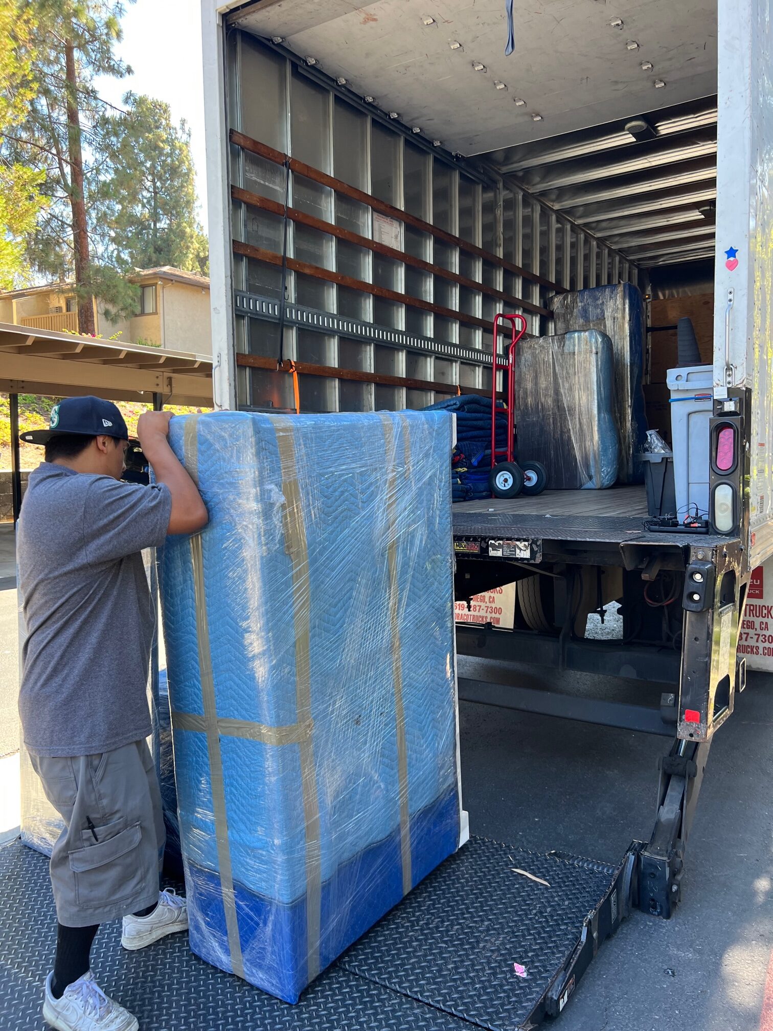 Santa Ana Movers Vector Moving and Storage Moving Company.